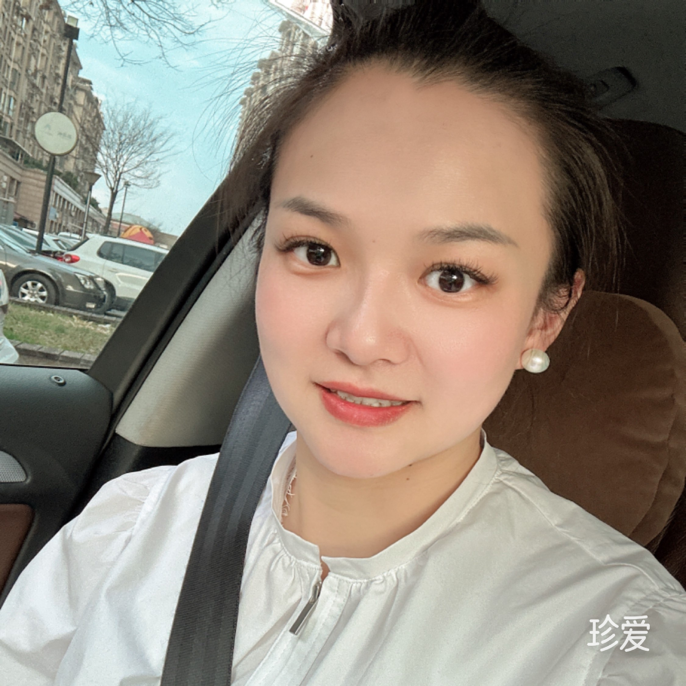 努力掙錢灑脫生活