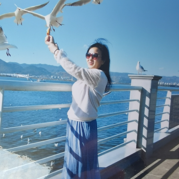 芳草悠悠花草香