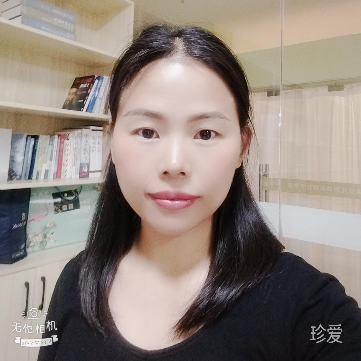爱伸懒腰的猫