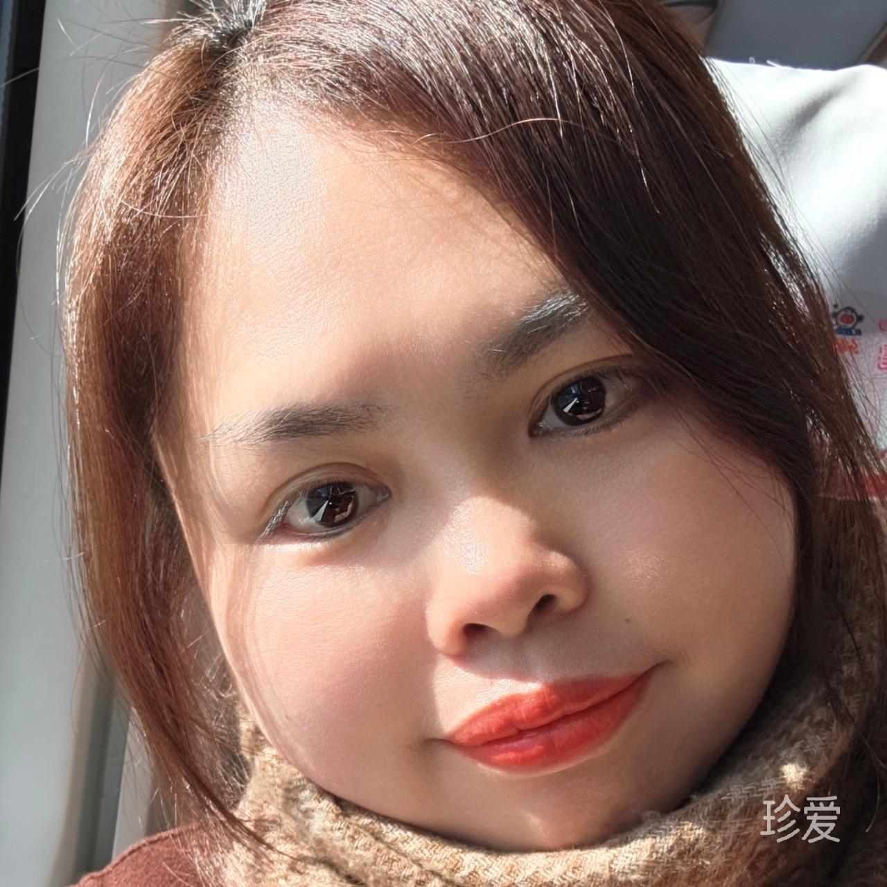 风雨中的玫瑰
