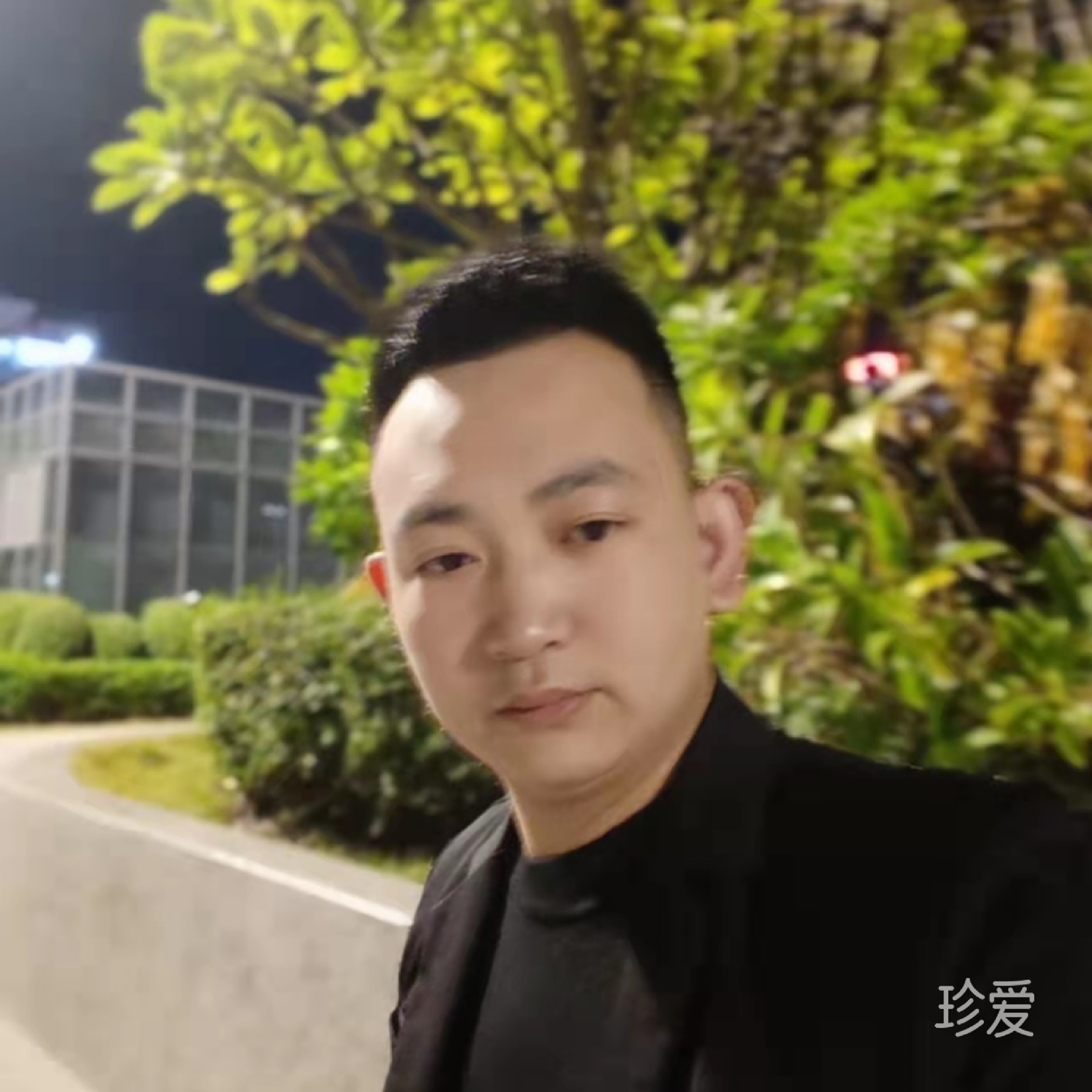 风中赶路人