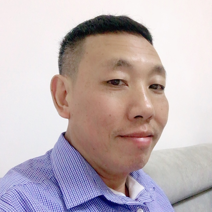 攜手走入夕陽紅