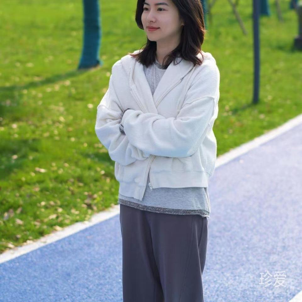 爱鑫芊荷