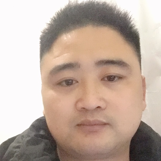 風(fēng)雨中的身影