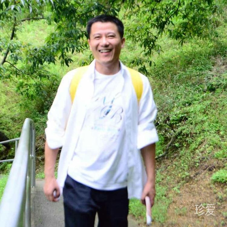 不慕险峰不惧深谷