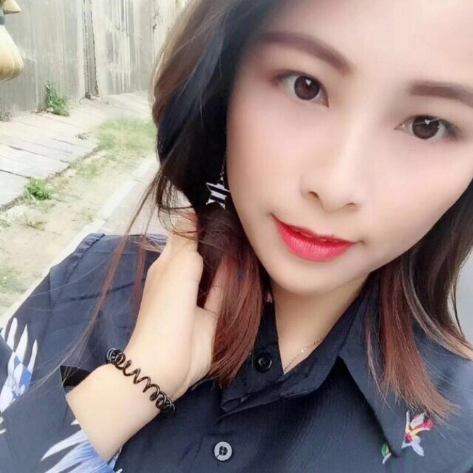 美女一个