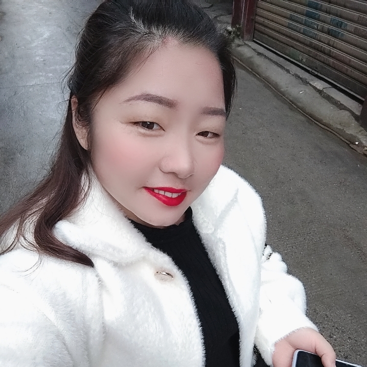 阳光下的红金鱼