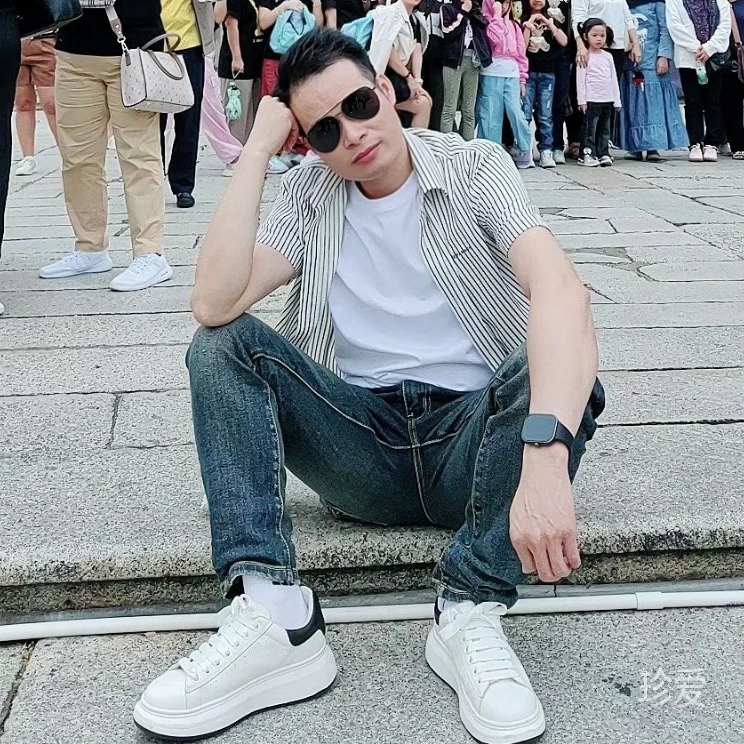 笑着走向未来
