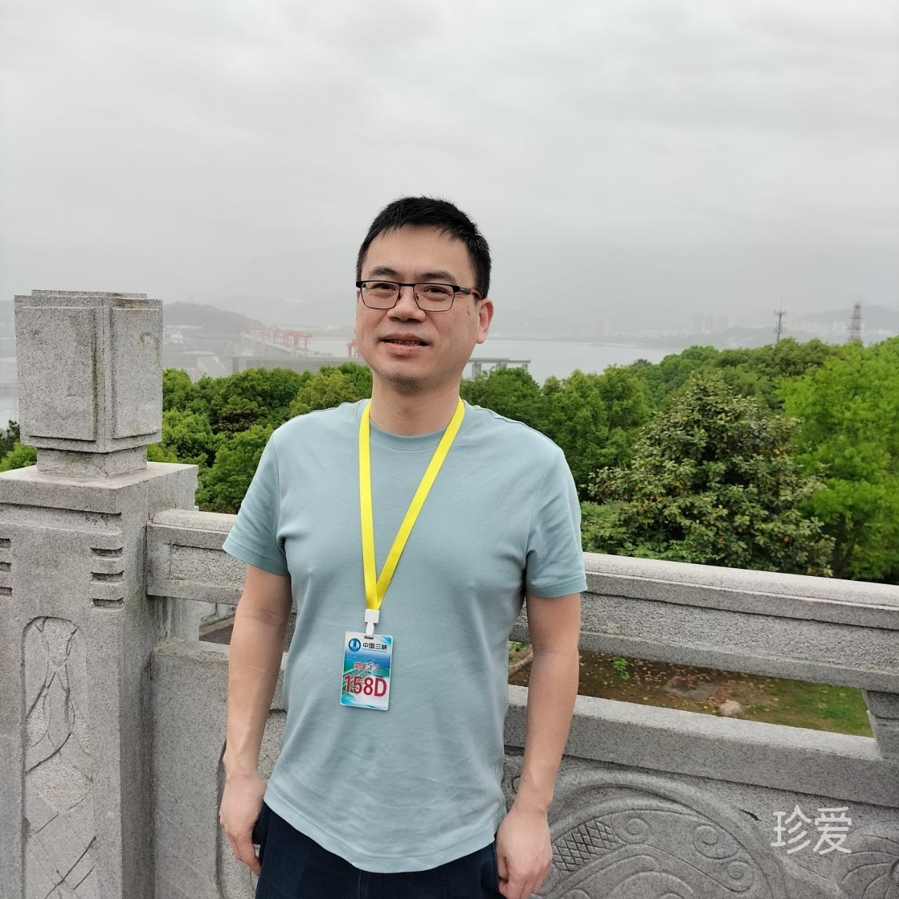 得逸先生