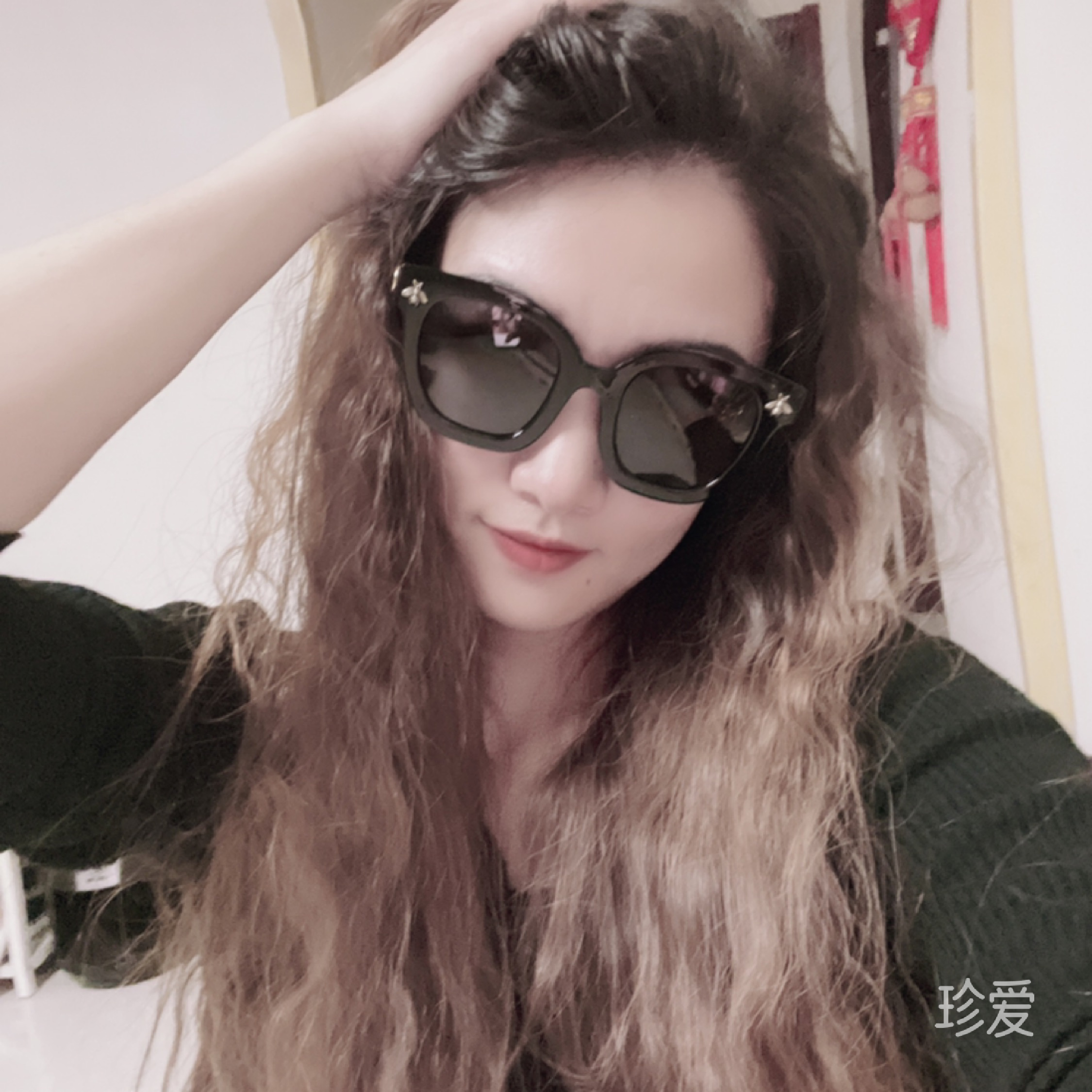 夜空下的白玫瑰