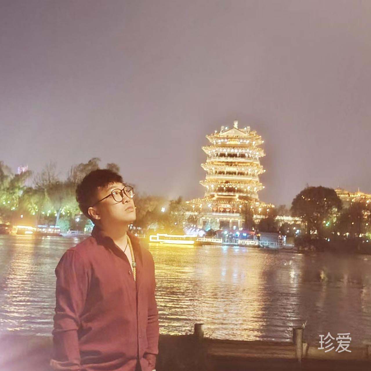 天橋區(qū)小暖男