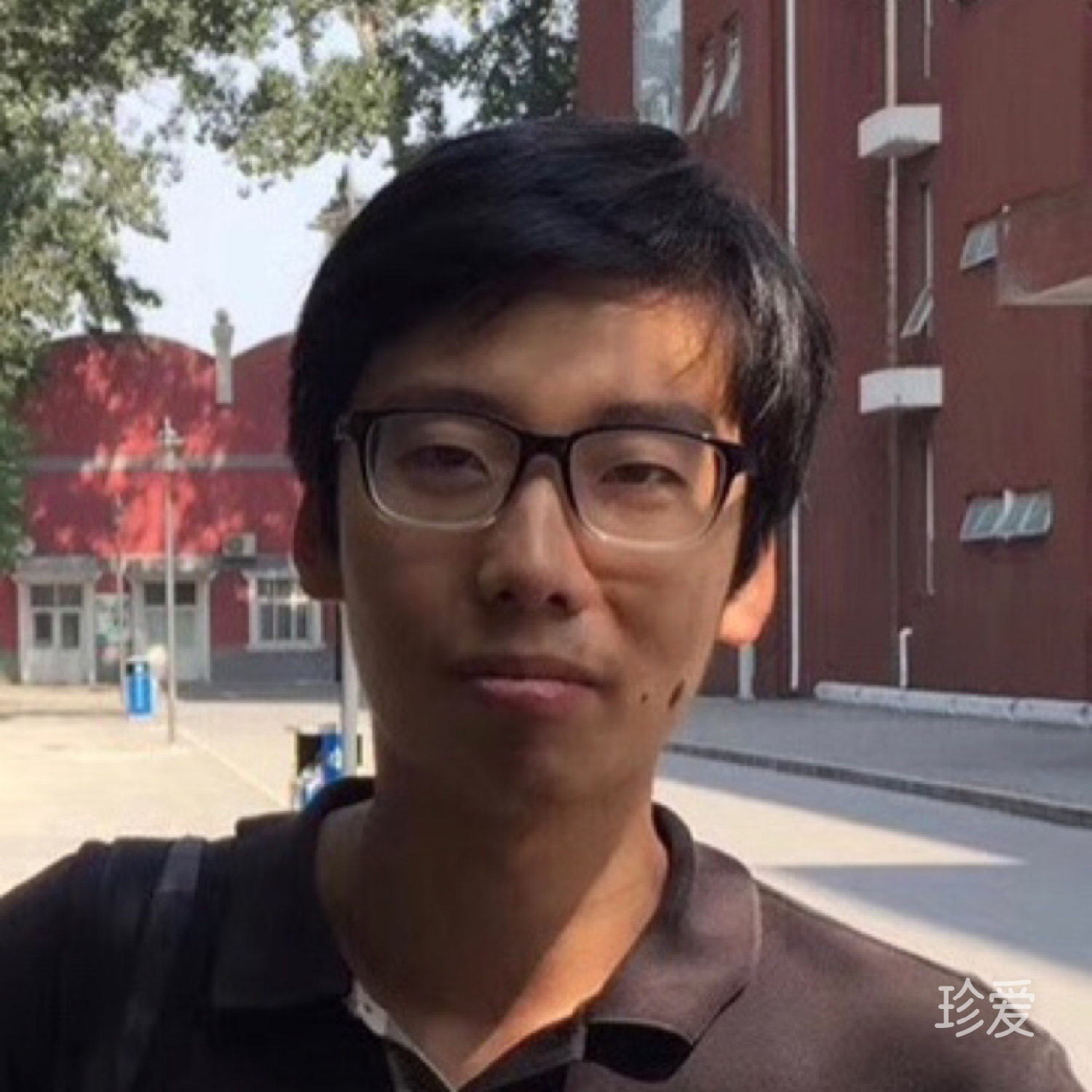 應(yīng)該沒熟人吧