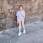 小小一個(gè)艷