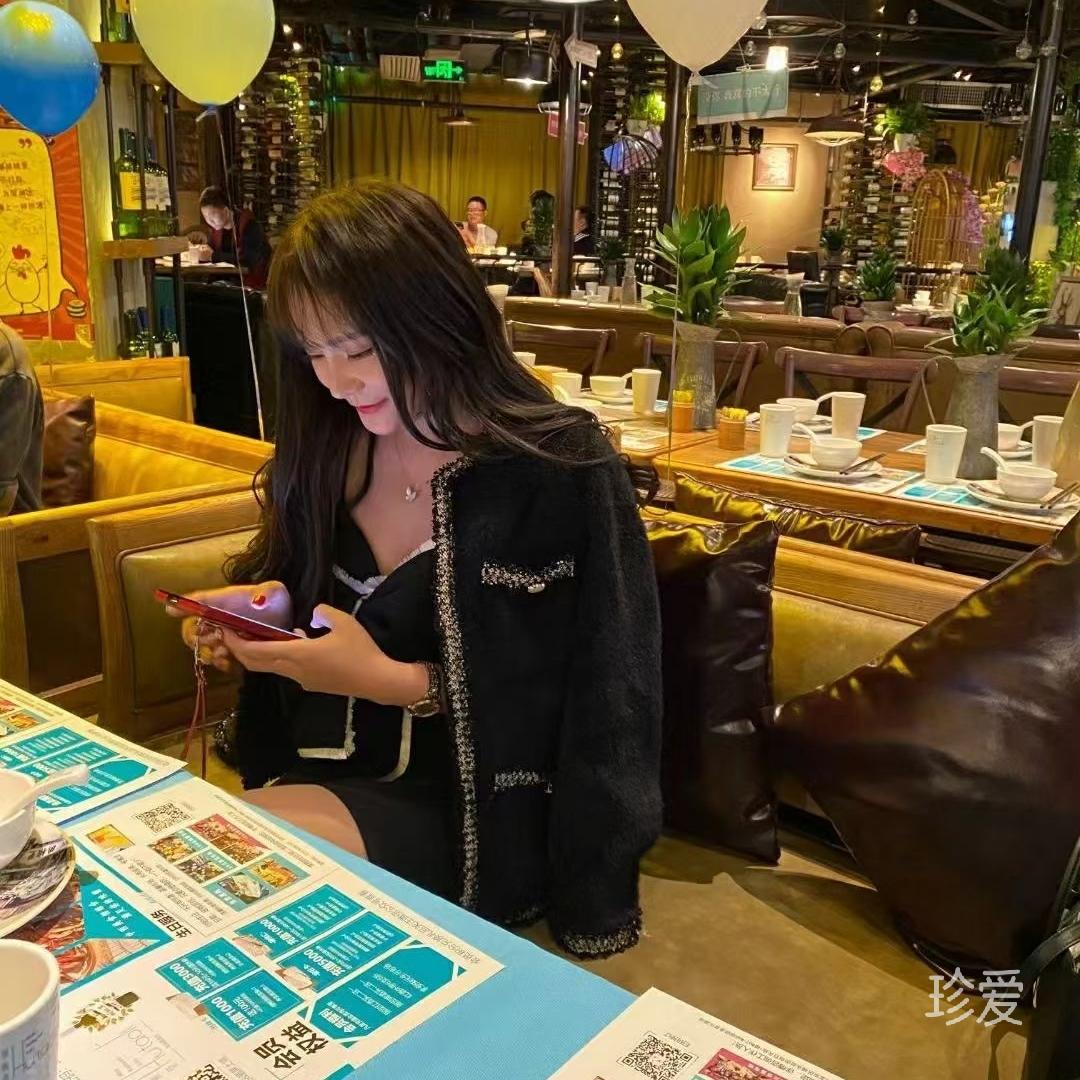 向陽(yáng)而生的野草