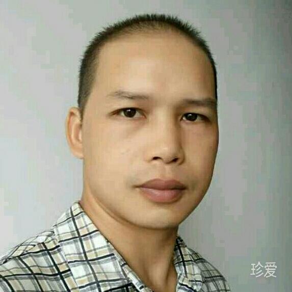 臂膀宽宽的男人