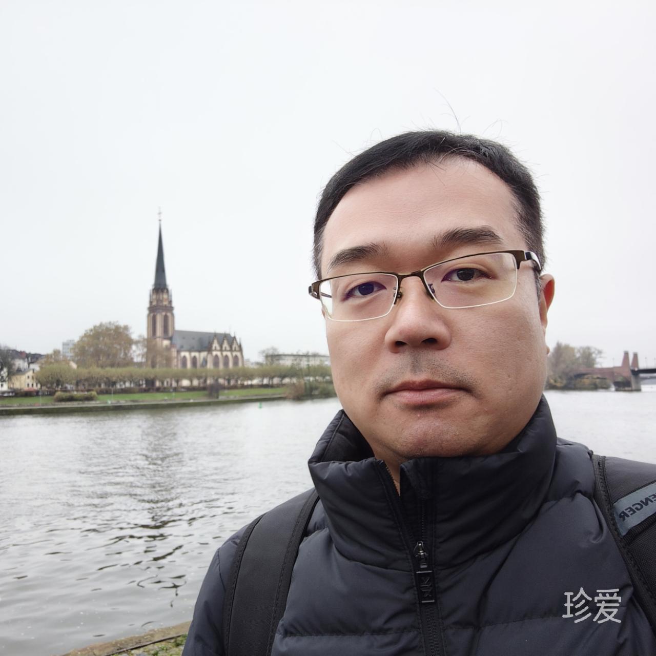 笑着走向未来