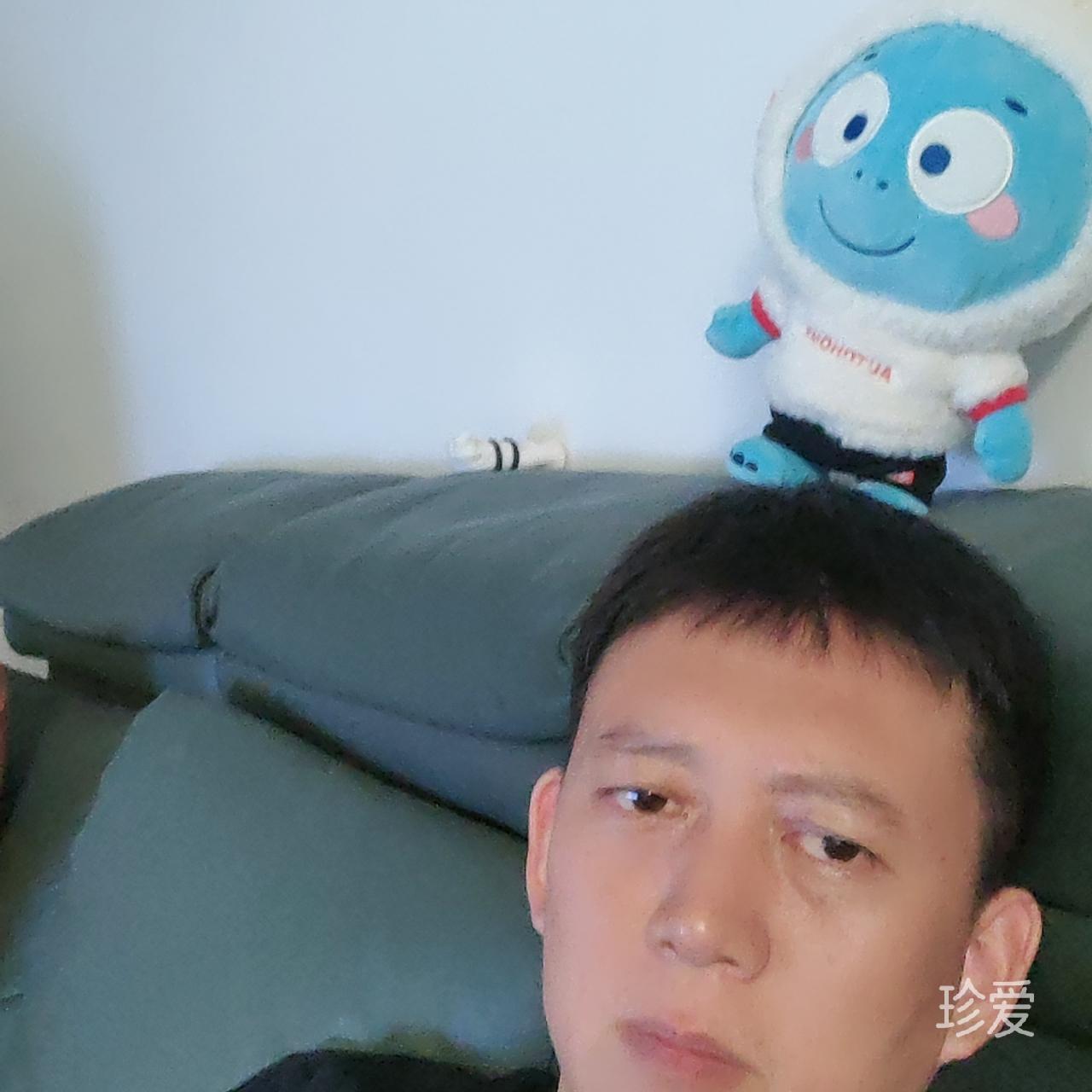 噴煙吐霧的大男人