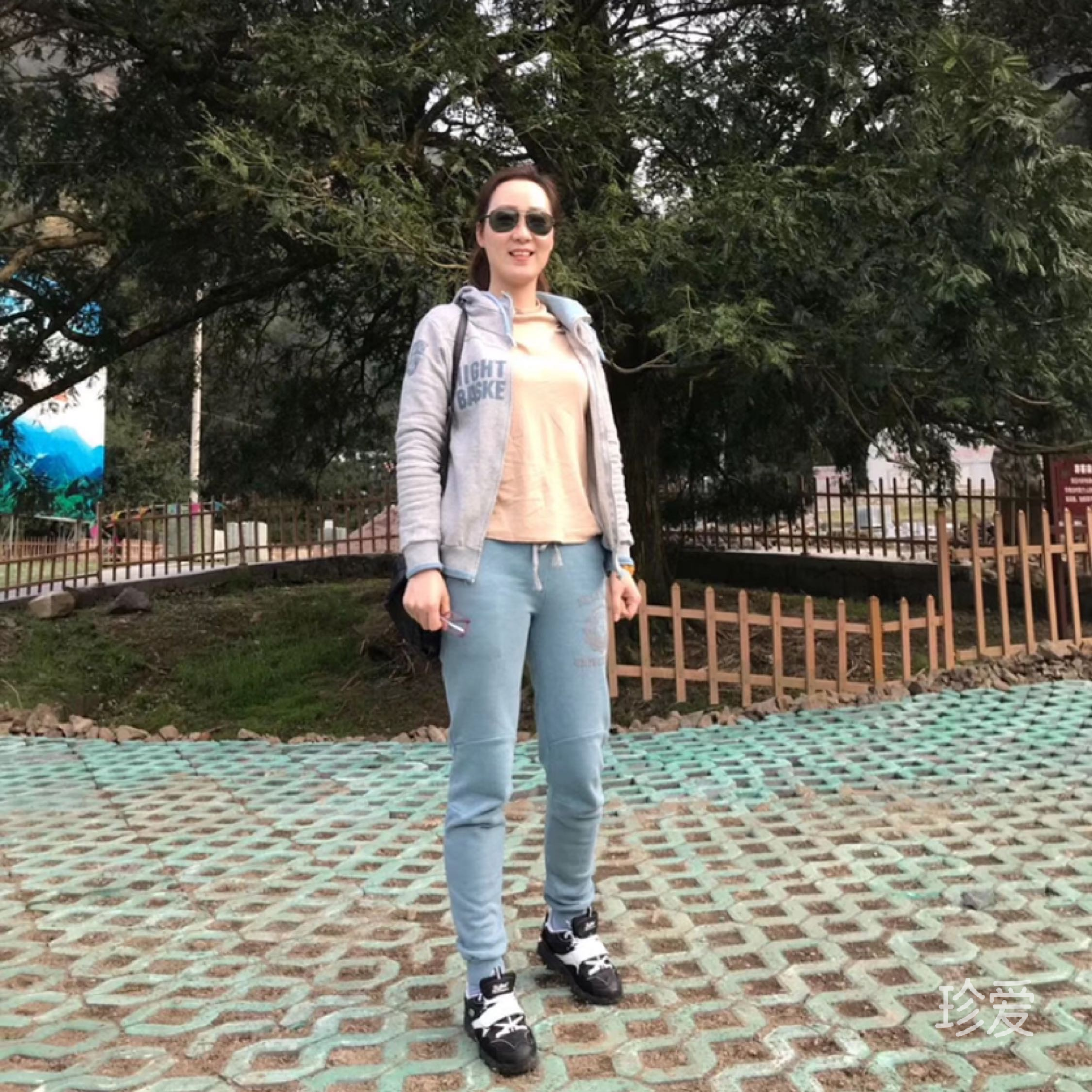 芳草萋萋鹦鹉洲