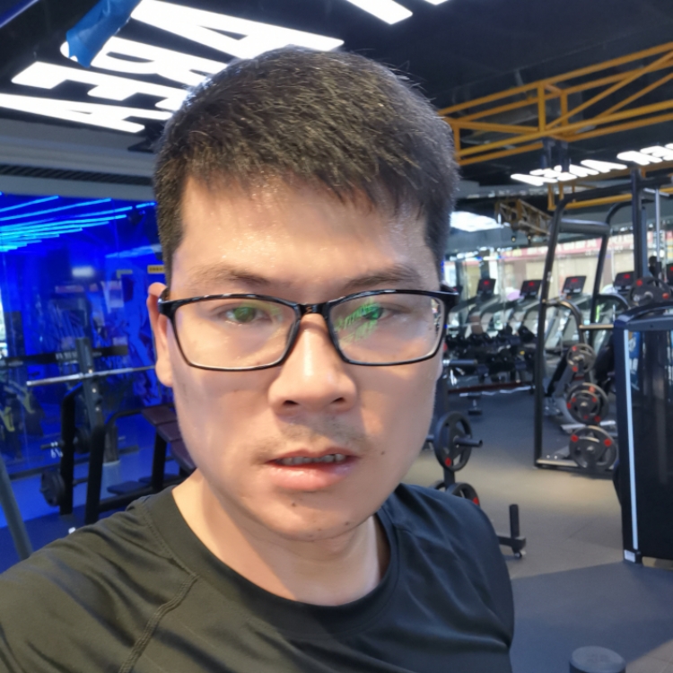 嘴角滑落一抹滄桑