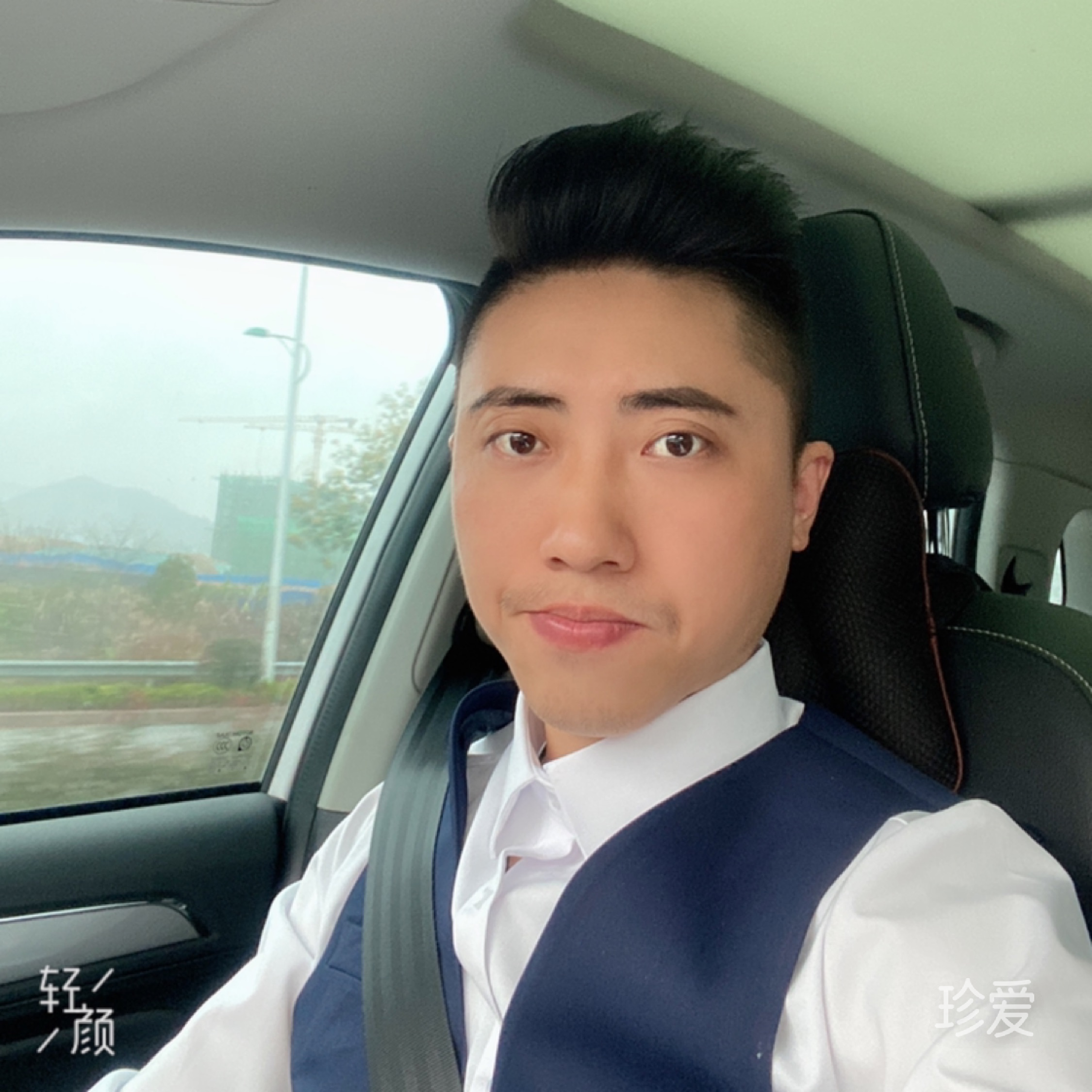 全是機(jī)器人