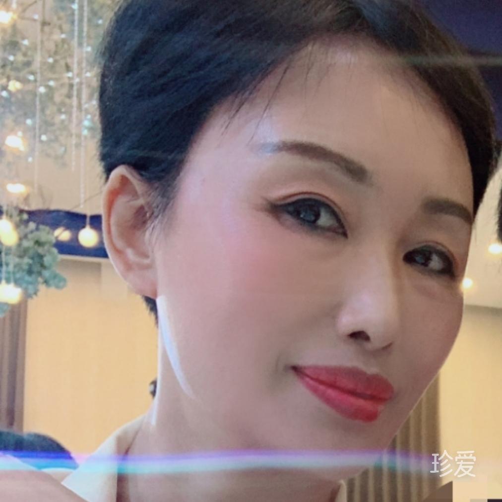 阿雯