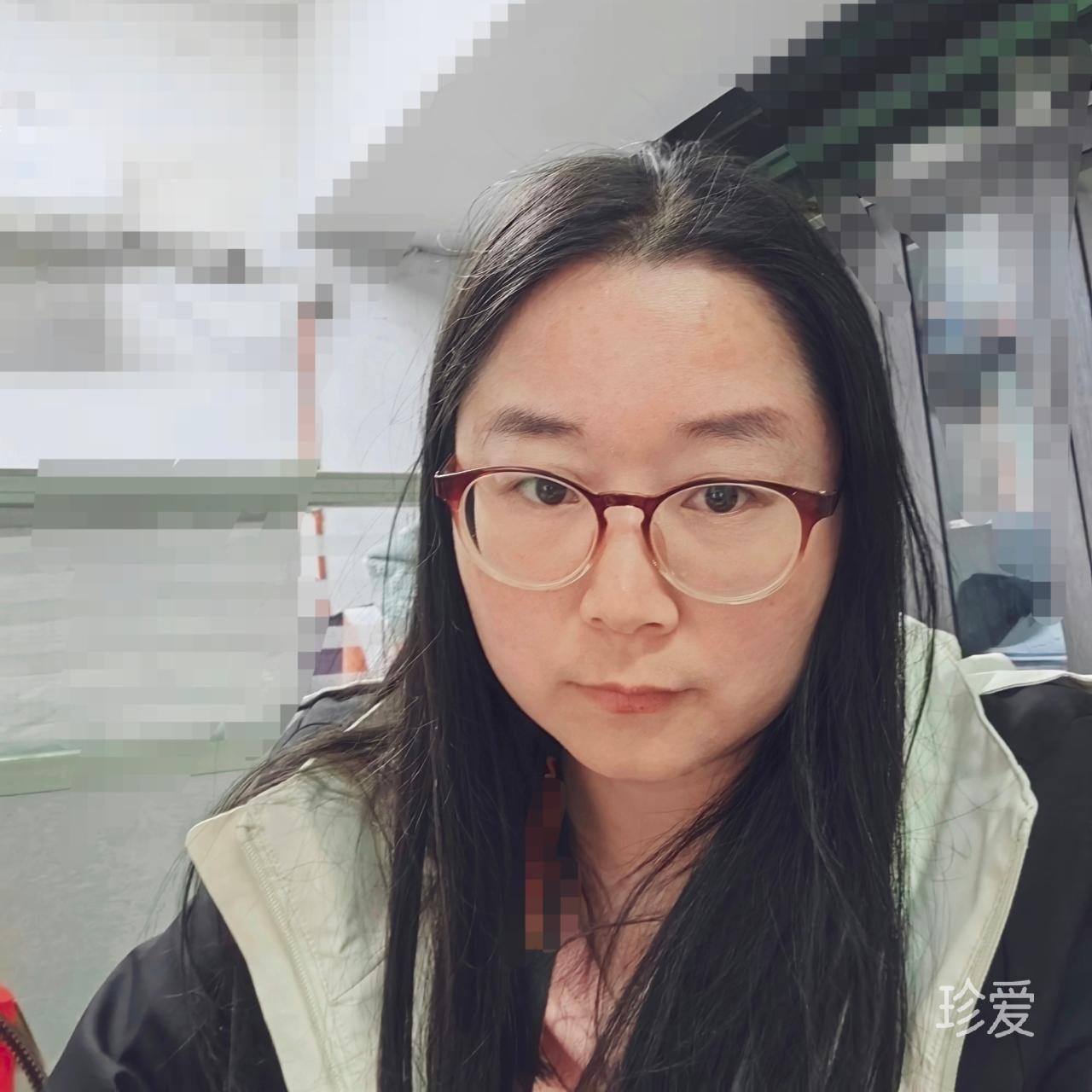 放风筝的女孩子