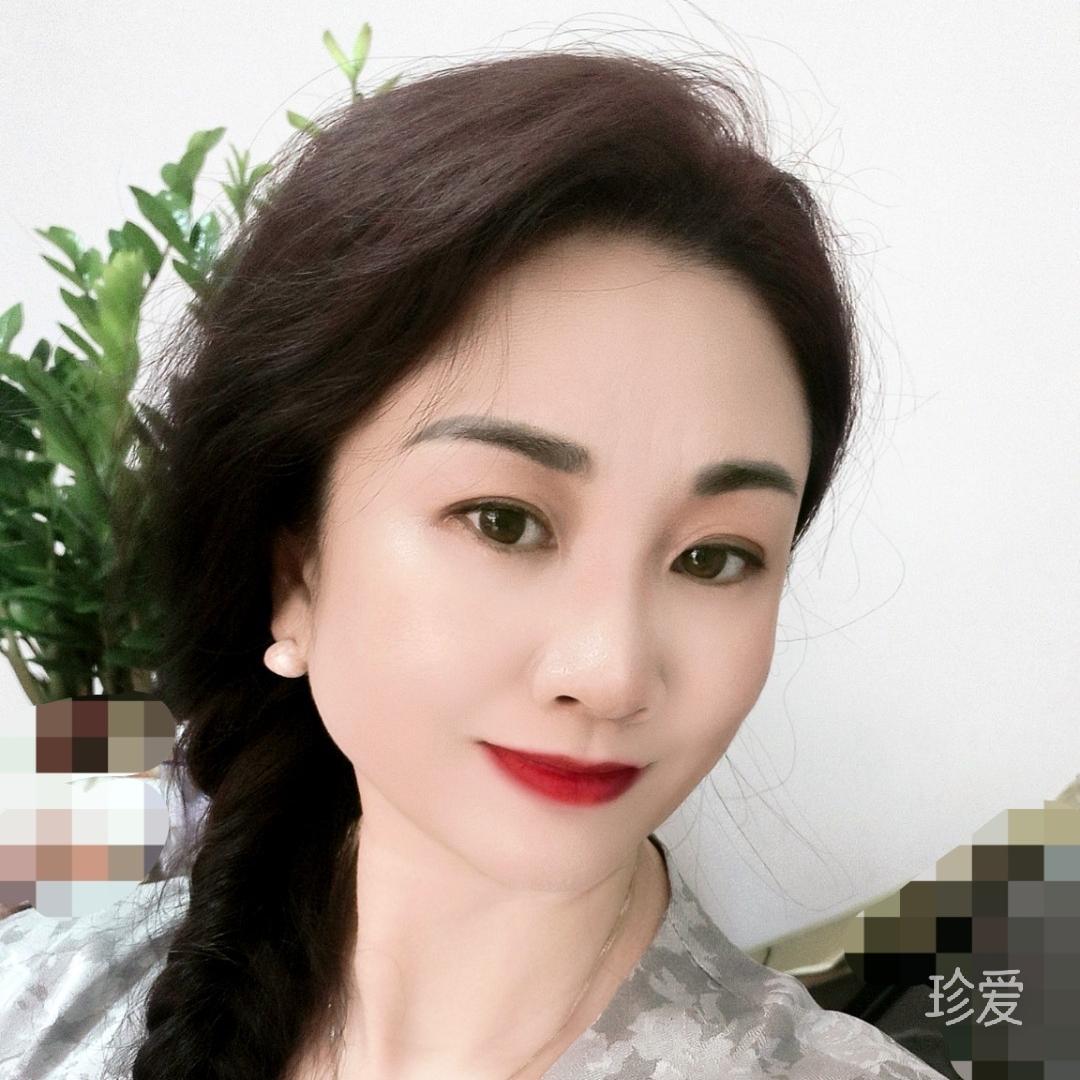 嘴角上扬