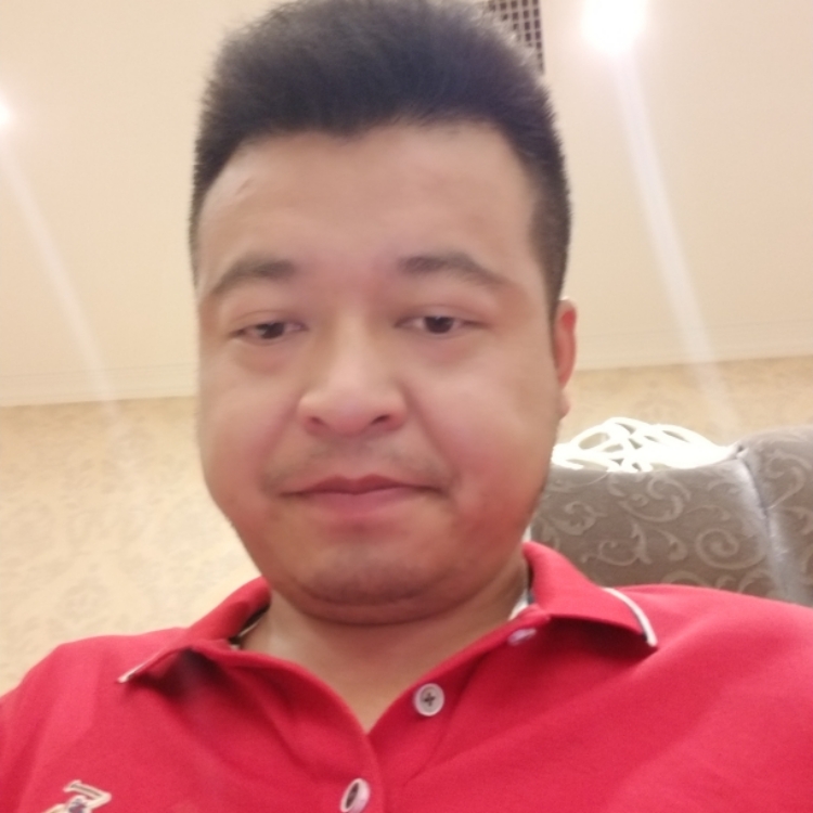 閉仩雙眼默默等待