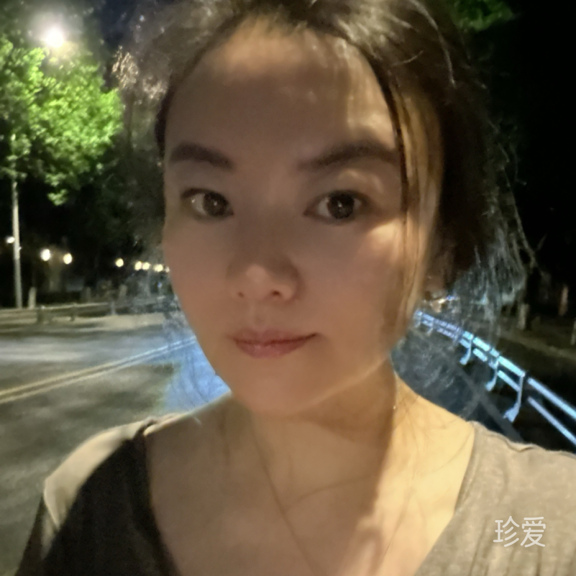 某女子