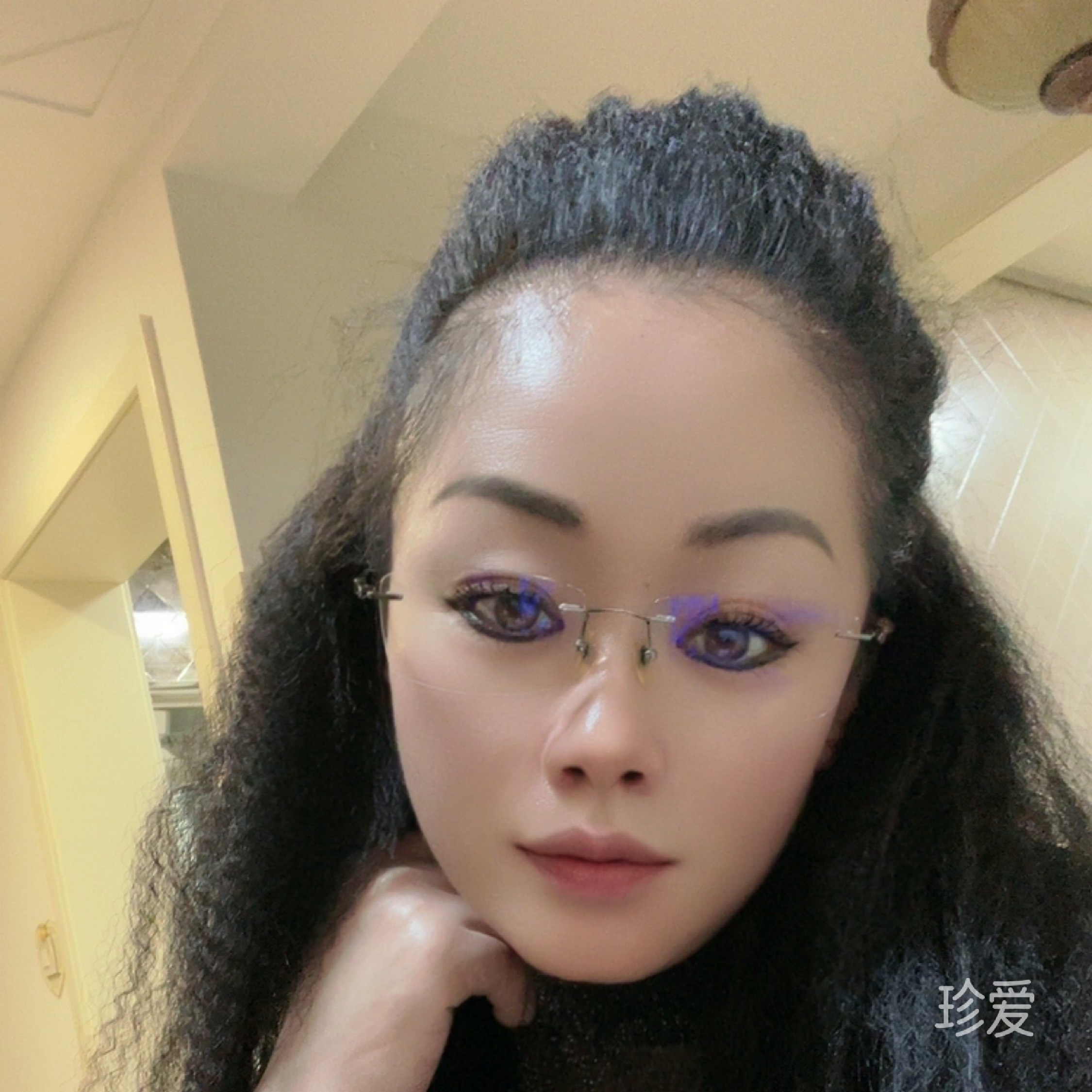 把苹果咬哭
