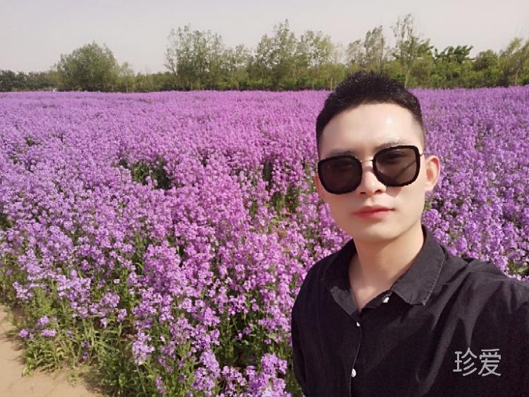 一對(duì)小虎牙