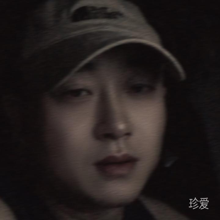 左手边的右手
