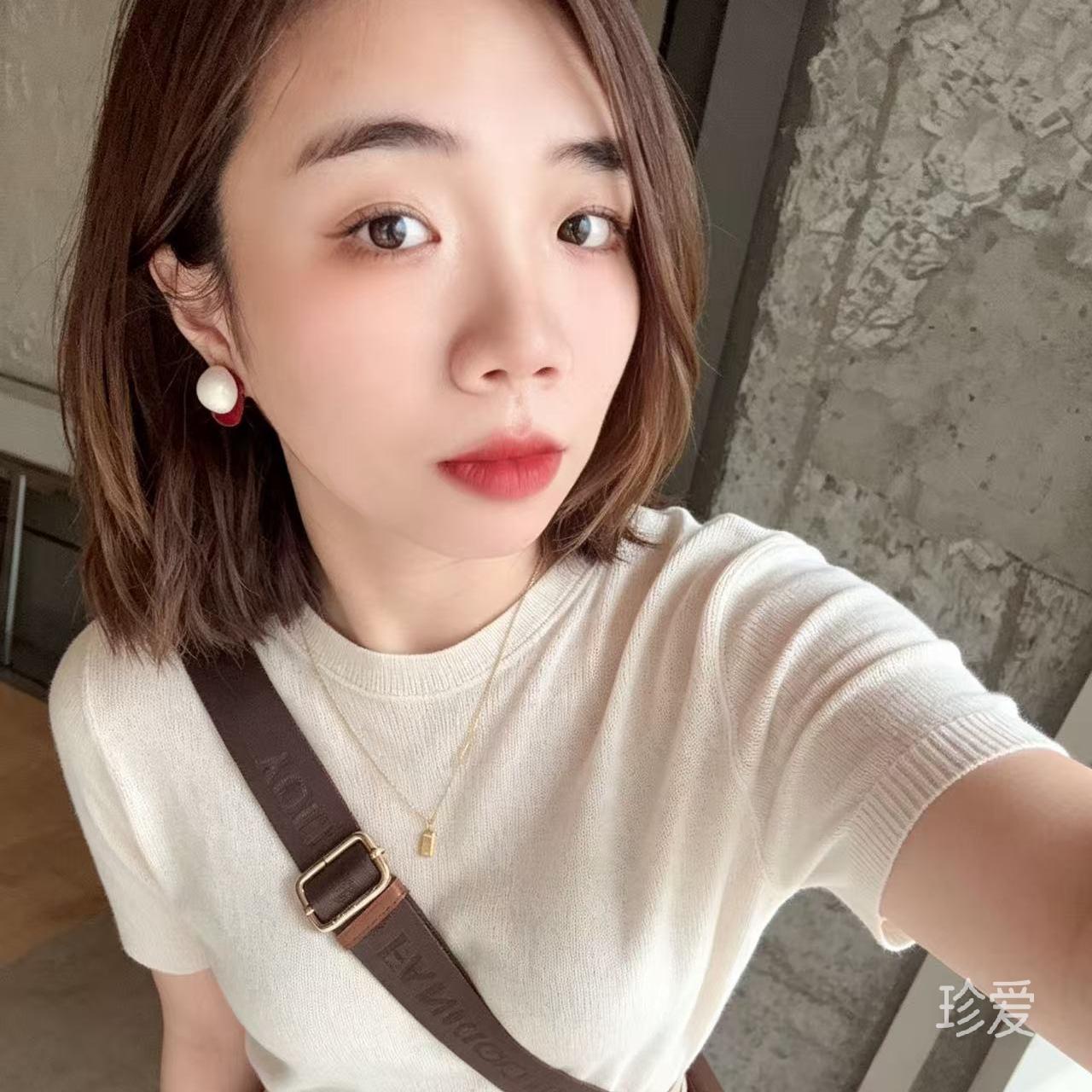 莉莉