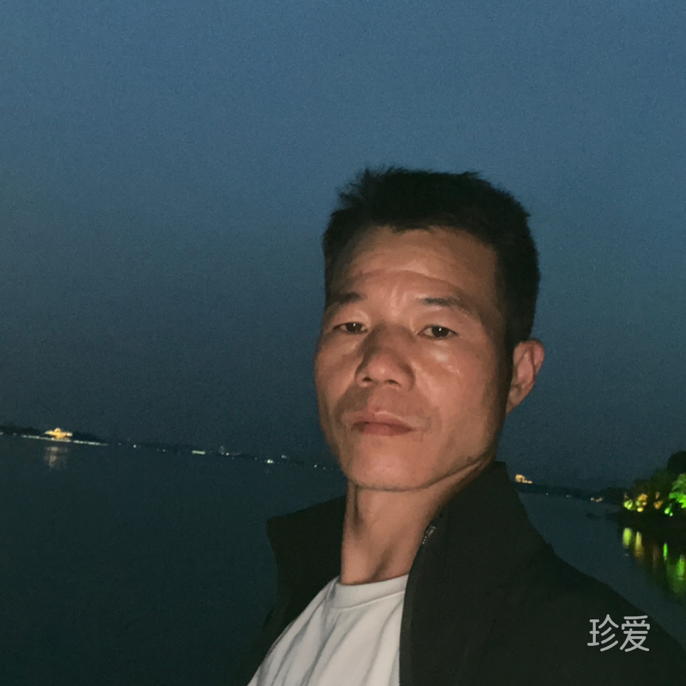 吻你時(shí)下著雪