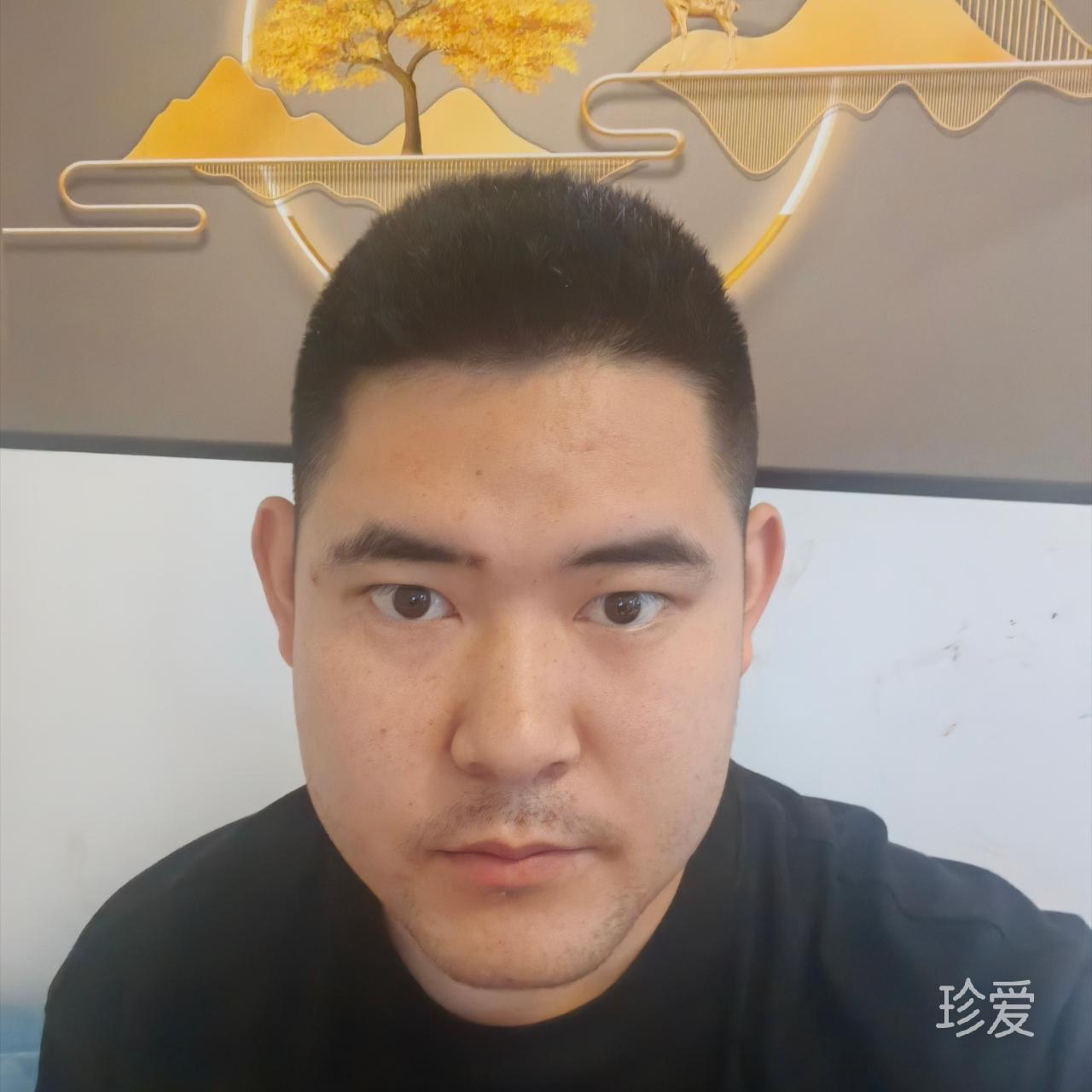 般尼仔可爱小男孩