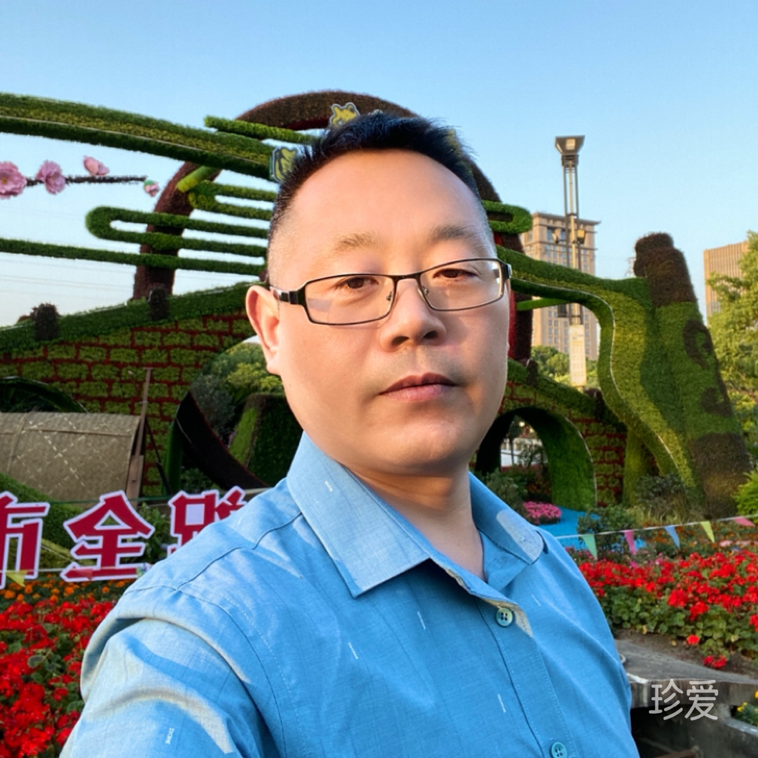 月下拥佳人