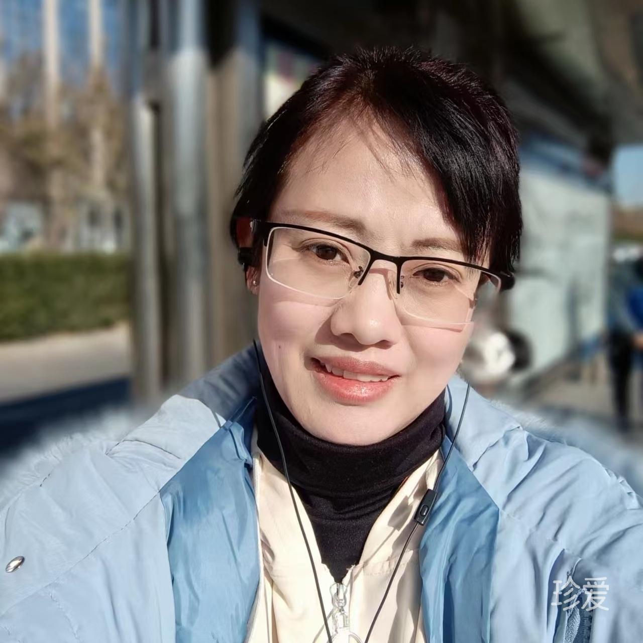 婉在水中央