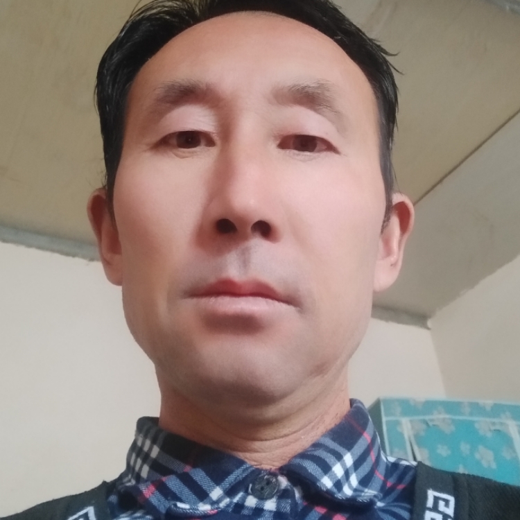 抬頭望遠(yuǎn)方