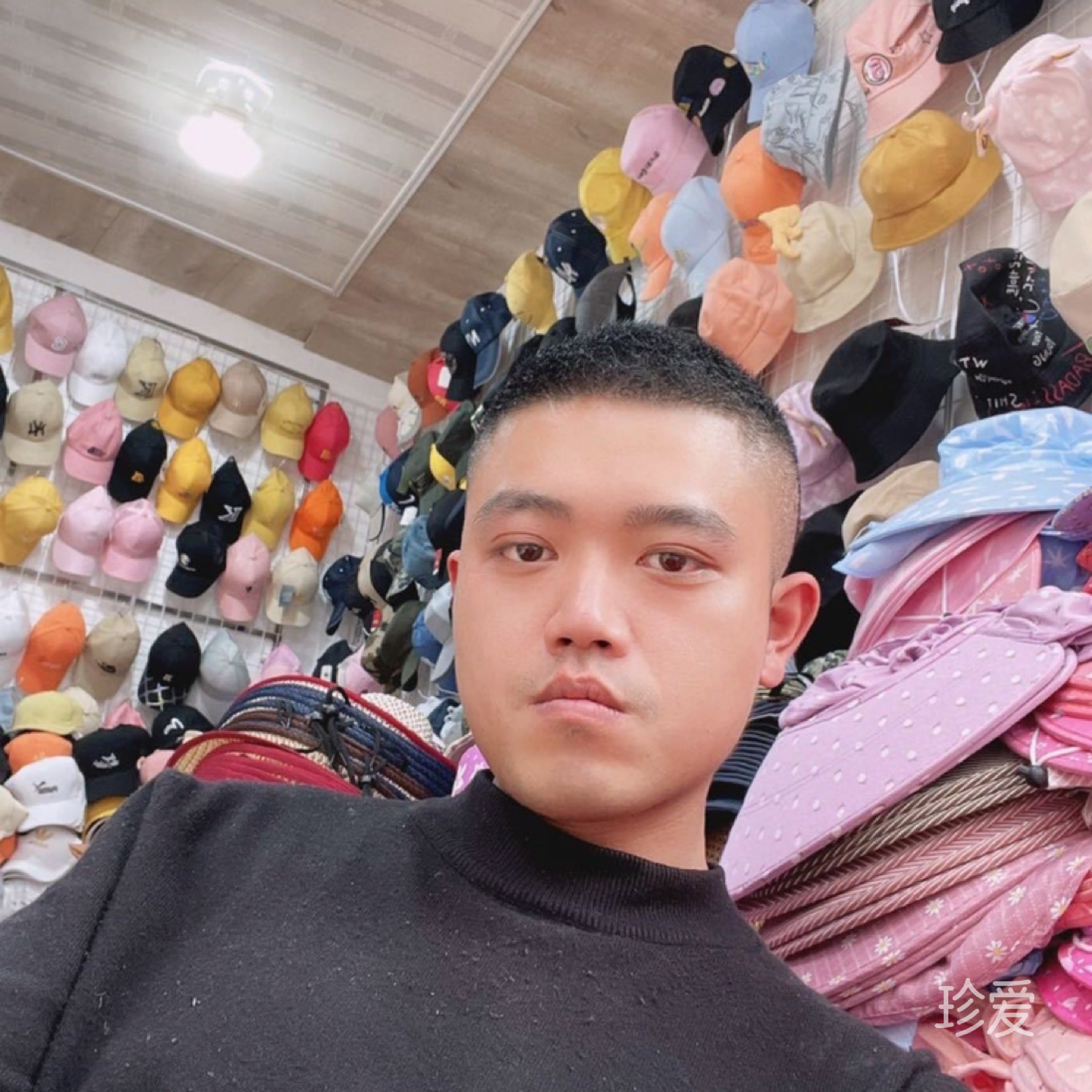 背后的那么嘆息聲