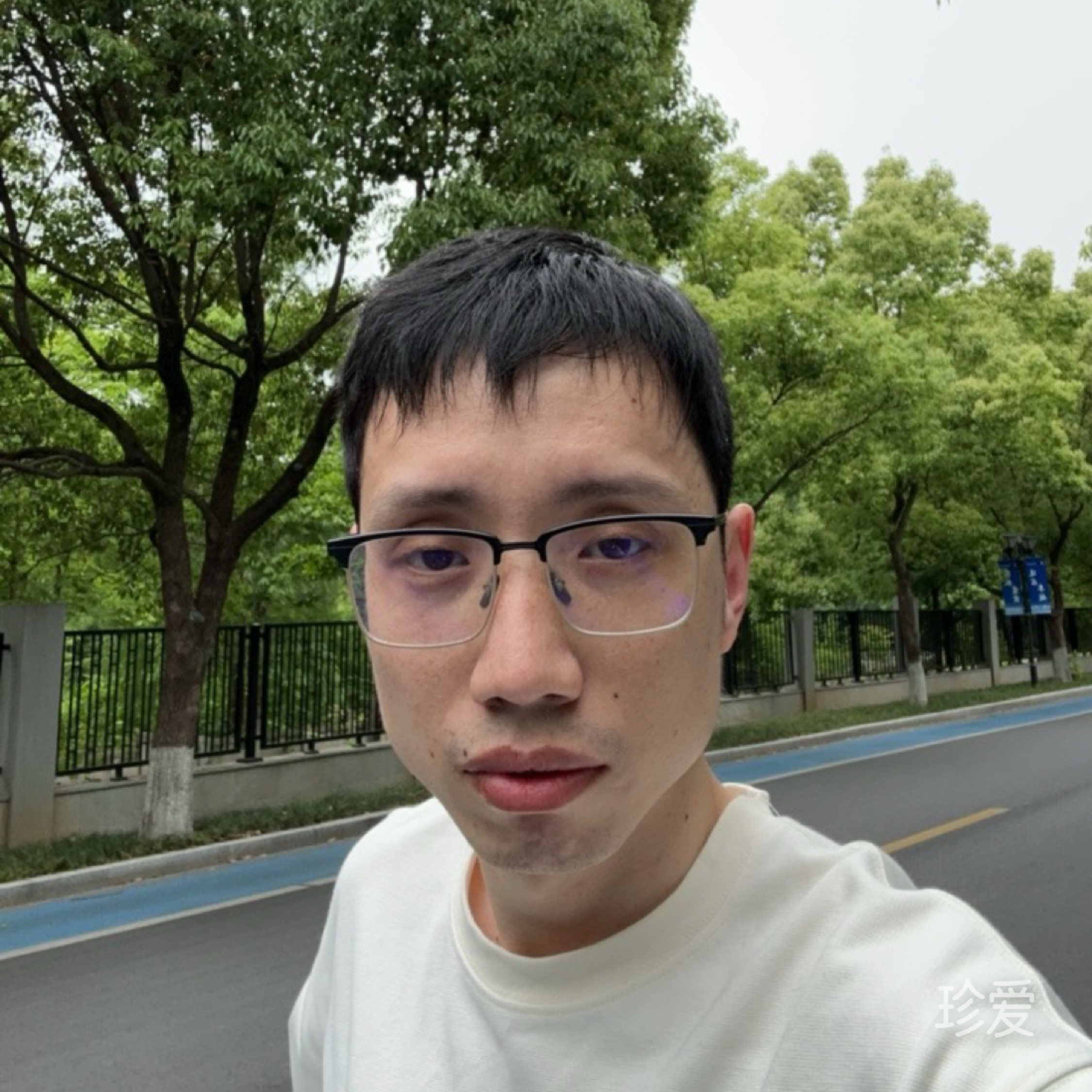 得逸先生