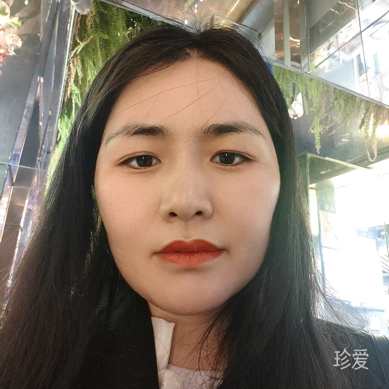 風(fēng)中的柳樹葉