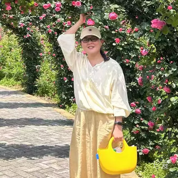 红如月