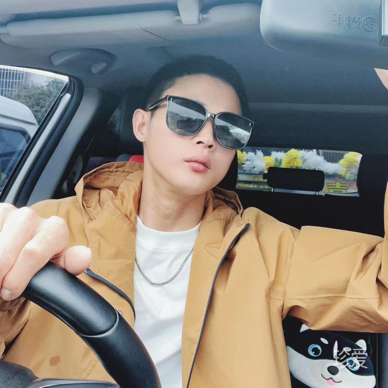 笑著漫步前進(jìn)