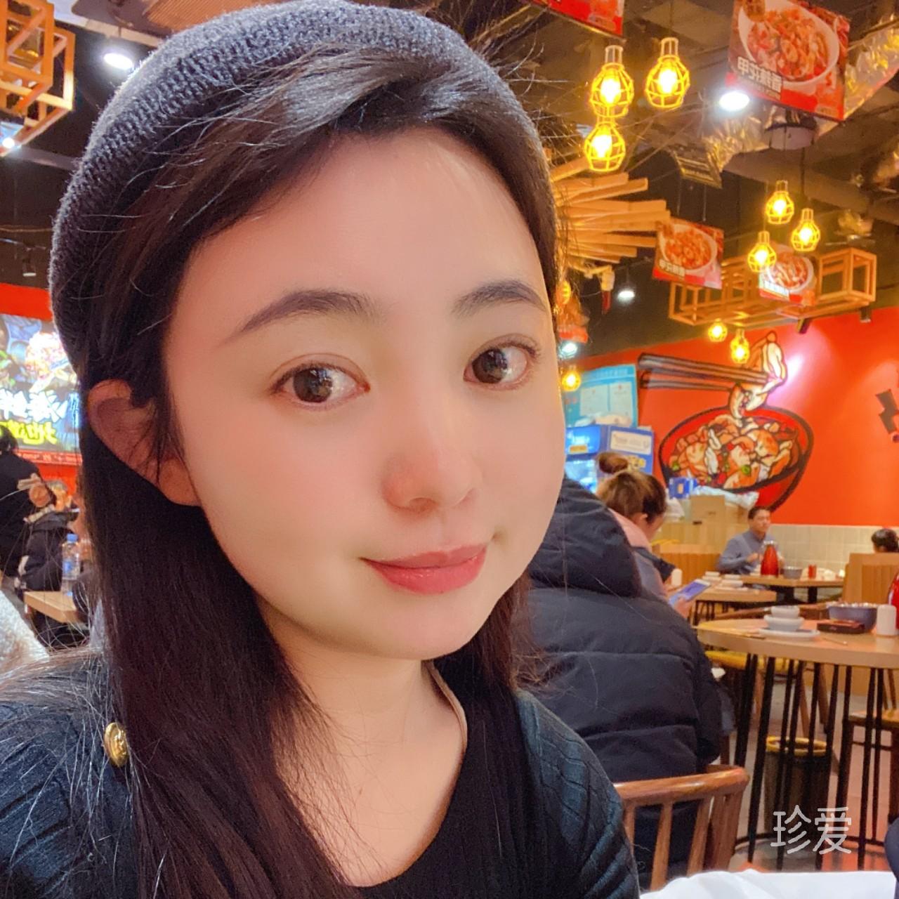 月光下的身影