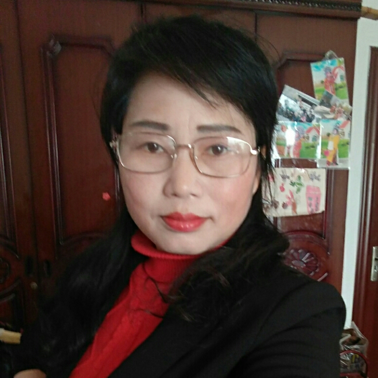 九月菊花迎風立