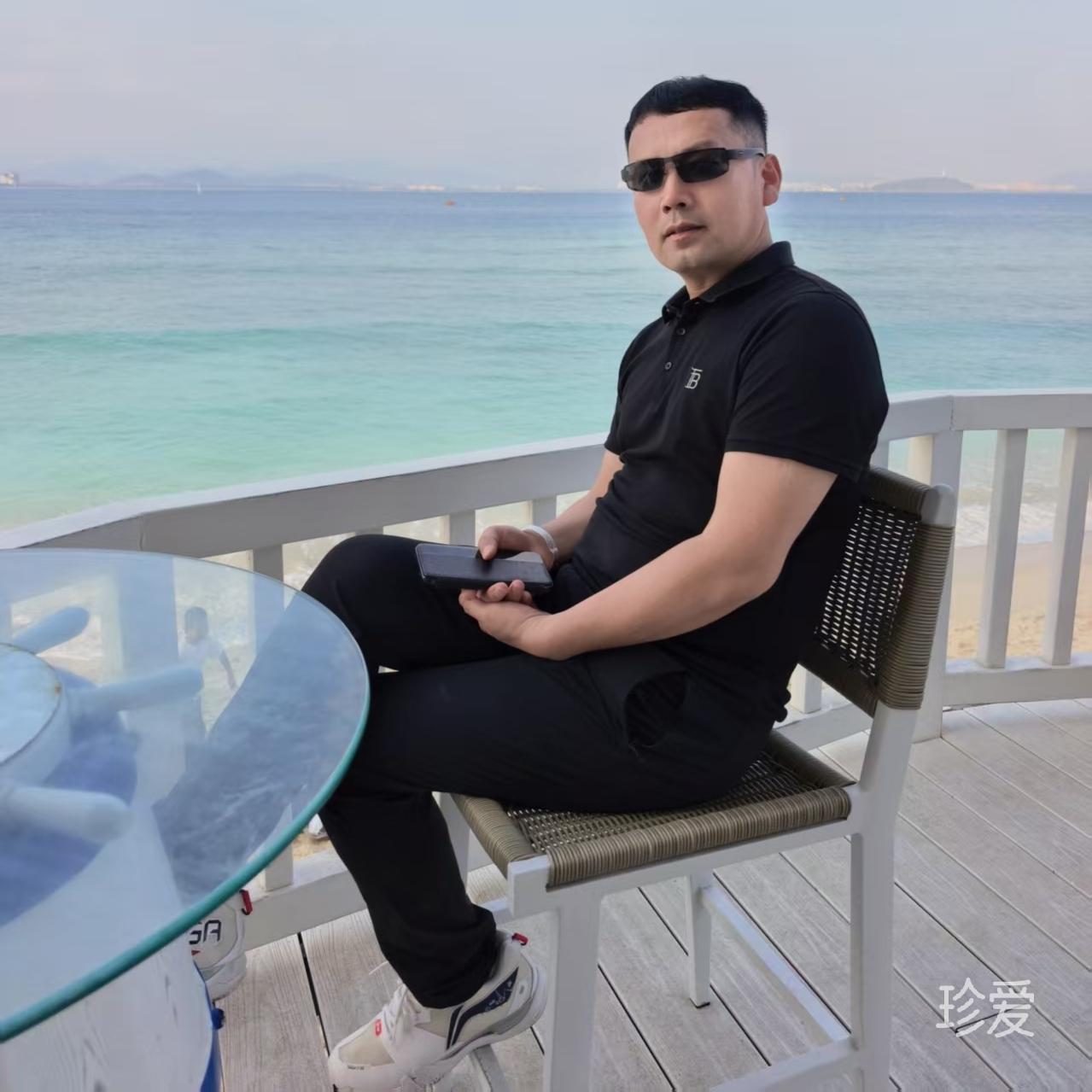 更加努力的先生