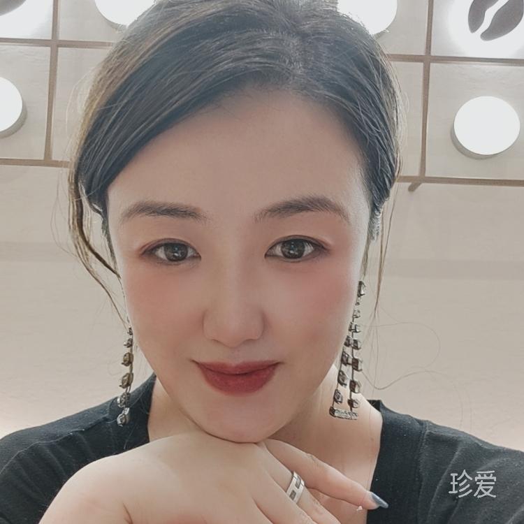 憨憨的白羊