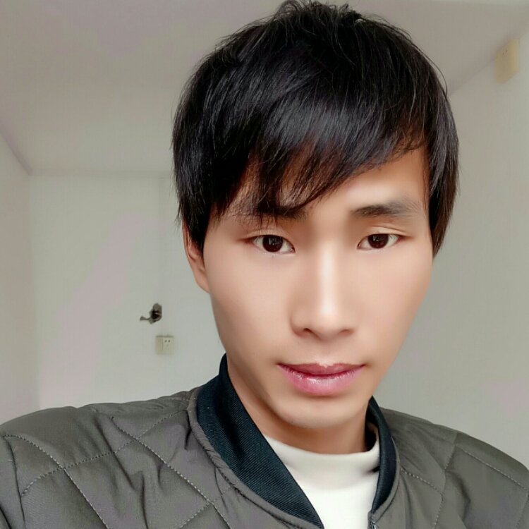 這里有個小哥哥