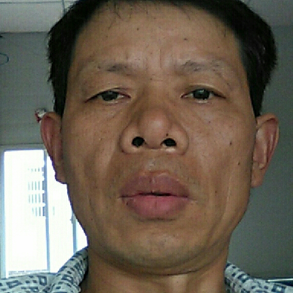 稳重男子
