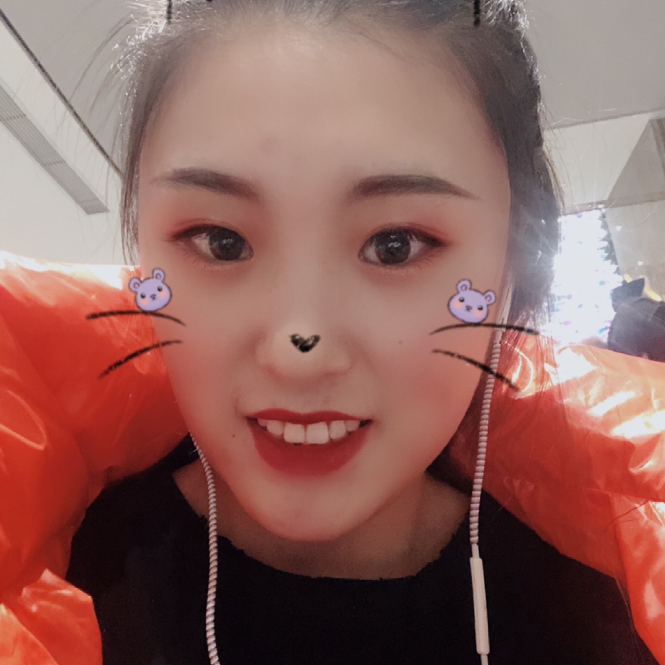 穿帆布照样走猫步